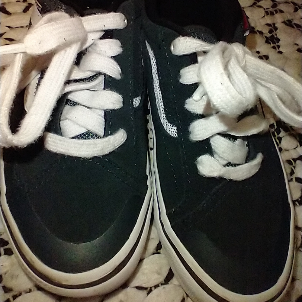 Vans - Picture 3 of 3